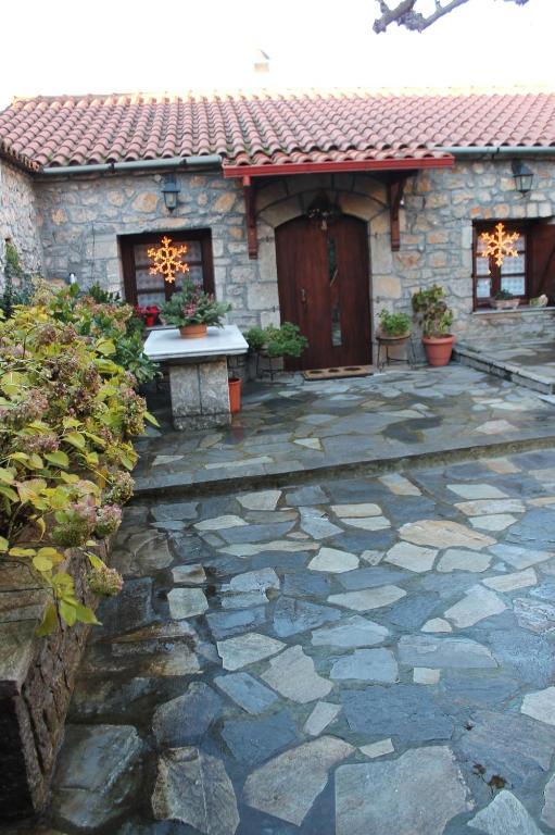 Guesthouse Karahalios Polydrossos Eksteriør bilde