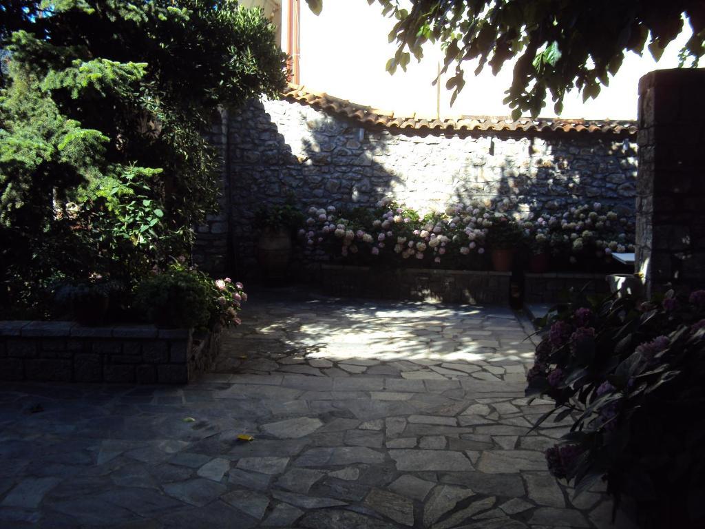Guesthouse Karahalios Polydrossos Eksteriør bilde